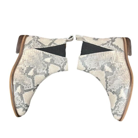 Lucky Brand Haylia Leather Chelsea Snake Boot - Picture 5 of 12